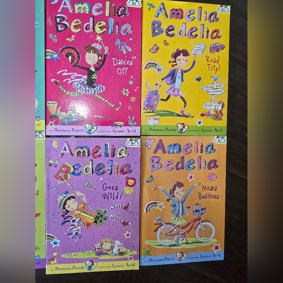 Amelia Bedelia Books Set of 9 Children Chaper Books - Picture 3 of 5
